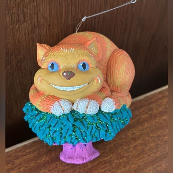 Alice in Wonderland Cheshire Cat ornament - Picture 1 of 5